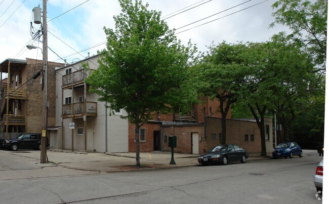 Building Photo - 1031-1035 W Polk St