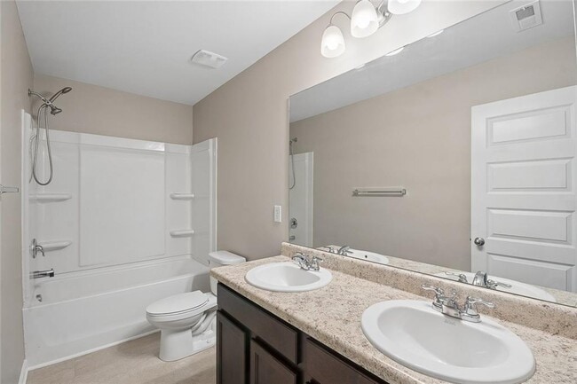 Building Photo - 462 Fredrick Dr