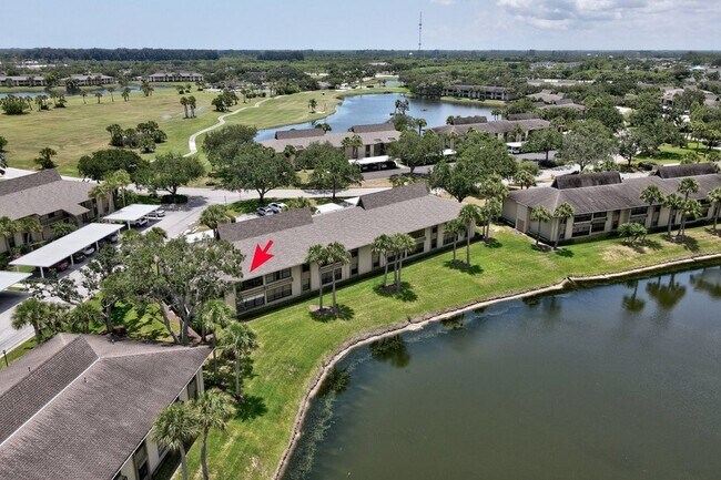 Building Photo - 18 Plantation Dr