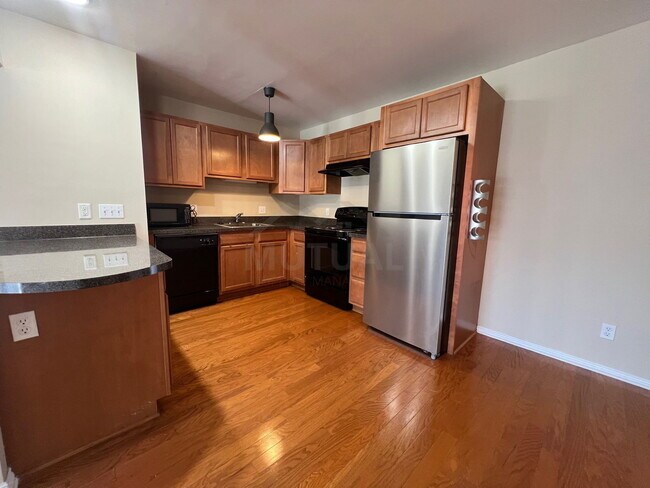 Building Photo - 2440 Parmenter Blvd