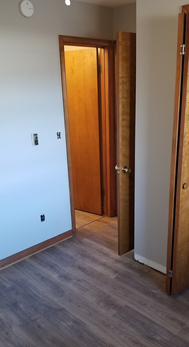 Building Photo - 306 Sycamore St