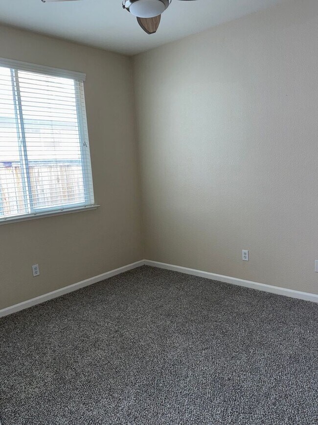 Building Photo - Ready To Move?