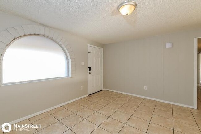 Building Photo - 4302 N 73rd Ave, Phoenix, AZ 85033