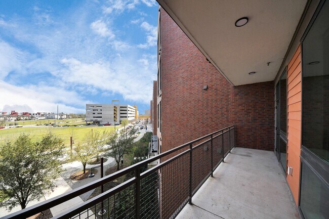 Building Photo - 2810 Riverby Rd