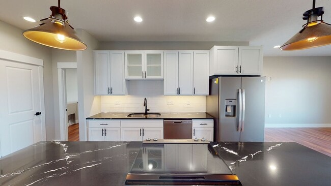 Building Photo - Upgrade to a 3-Bed, 2-Bath House with Extra Space