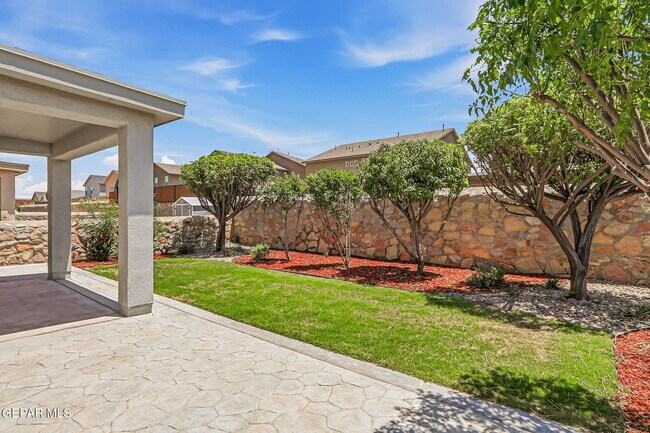 Building Photo - 14828 Tierra Coruna Ave