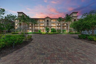 Building Photo - UPSCALE VIVANTE CONDOMINIUM FOR RENT IN PU...