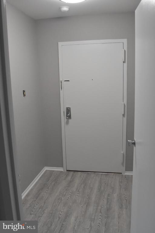 Building Photo - 2050 Royal Fern Ct