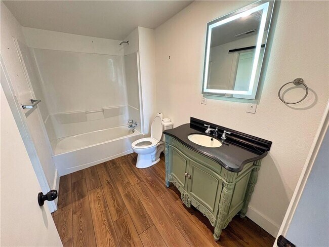 Building Photo - 3714 E Heritage Pkwy