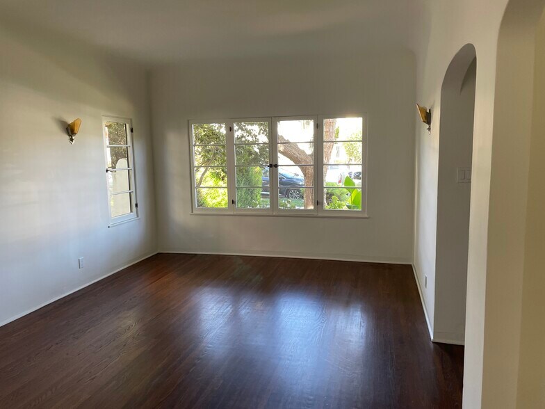 Building Photo - 854 19th St