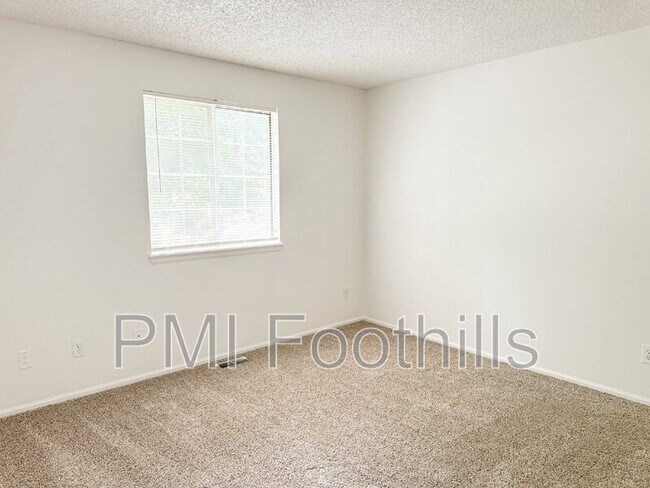 Building Photo - 8460 Everett Way