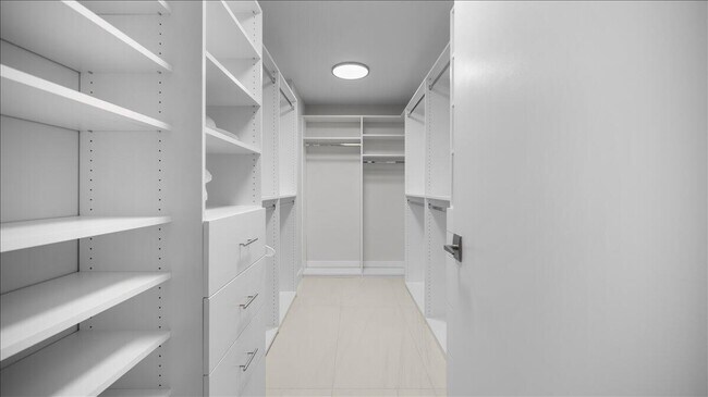 Building Photo - 3100 N Ocean Dr