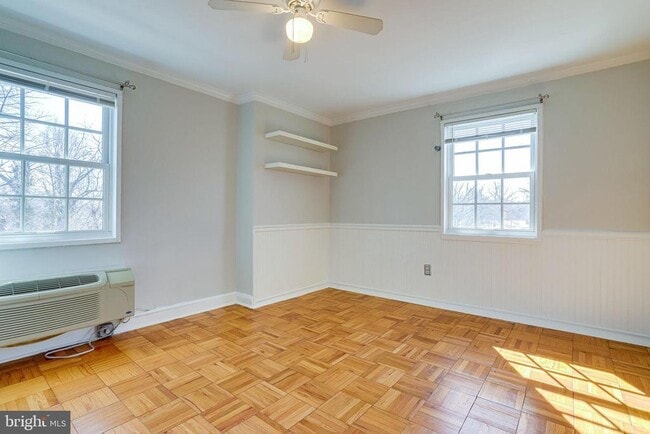 Building Photo - 1716 W Abingdon Dr