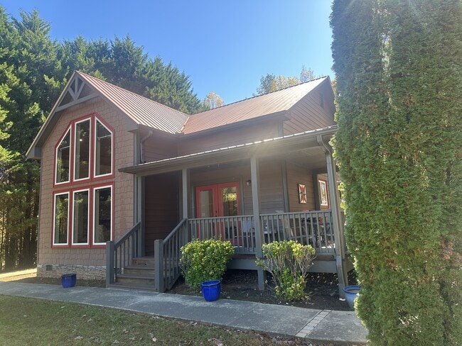 Building Photo - 164 Sager Ln