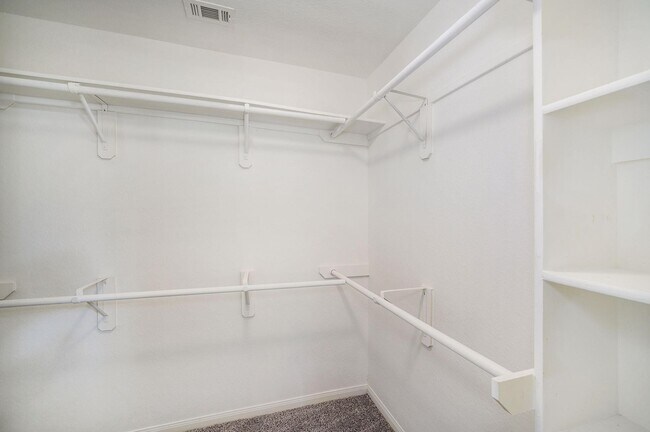 Building Photo - 18875 Ferney Ln