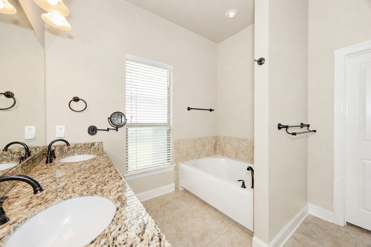 Building Photo - 37436 Amalfi Dr
