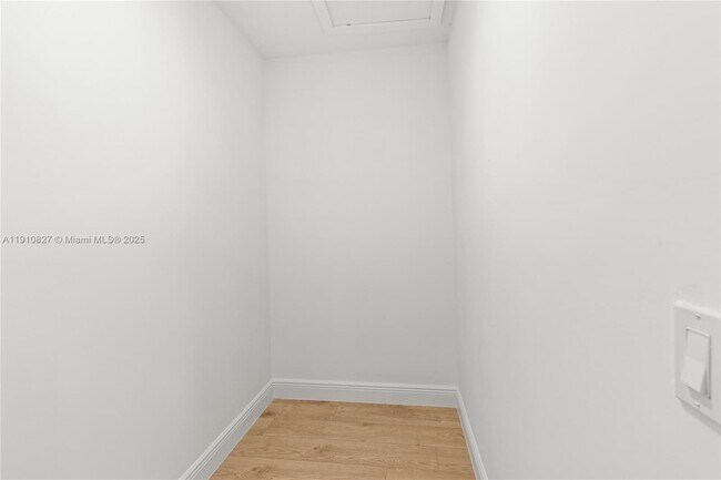 Building Photo - 317 N 31st Ave