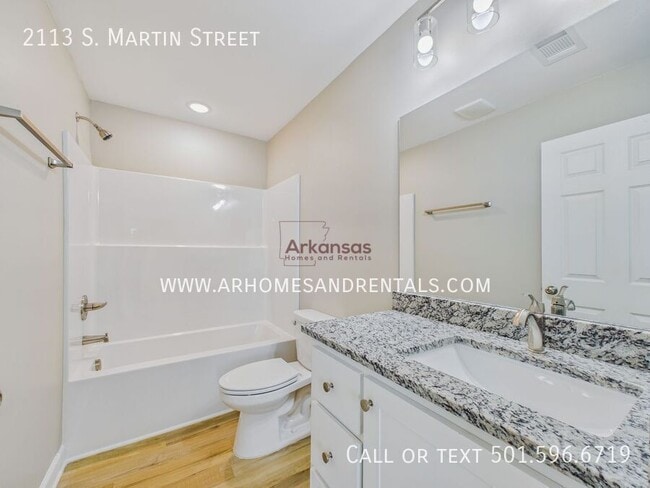 Building Photo - 2113 S Martin St