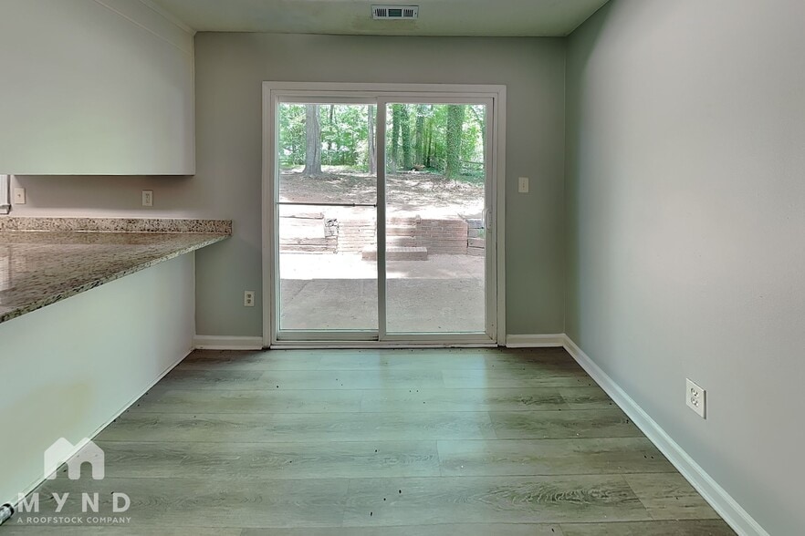 Building Photo - 5424 2 Moons Dr