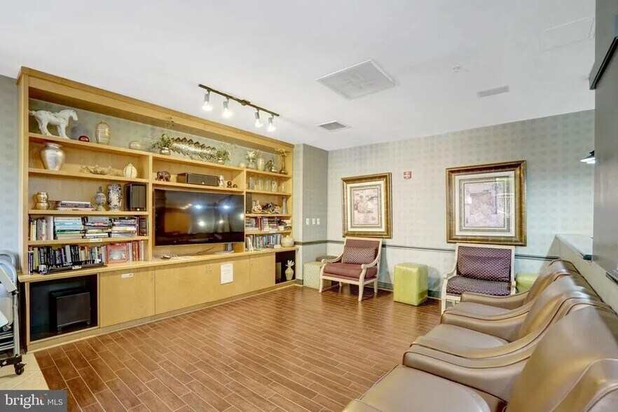 Party room - 1201 N Garfield St