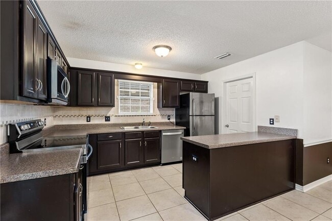 Building Photo - 8382 Oak Pointe Ct