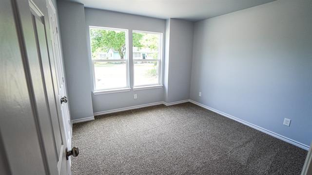 Building Photo - 917 Redoak Dr