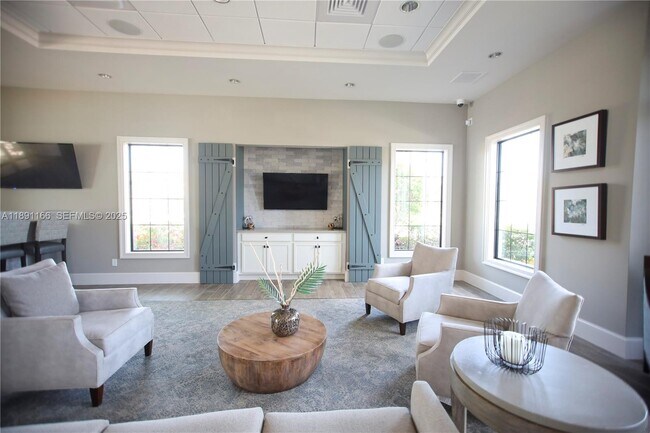 Building Photo - 8293 Cadre Noir Rd