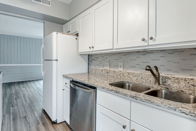 Building Photo - Shadowlawn Heights