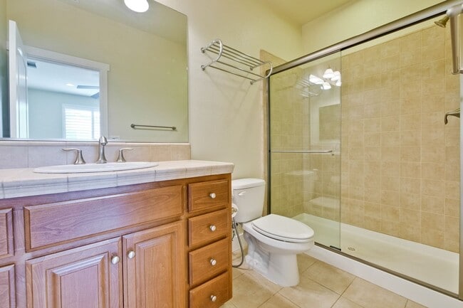 Building Photo - Amazing 3 Bed, 3 Bath Home in Sunnyvale near Seven Seas Park