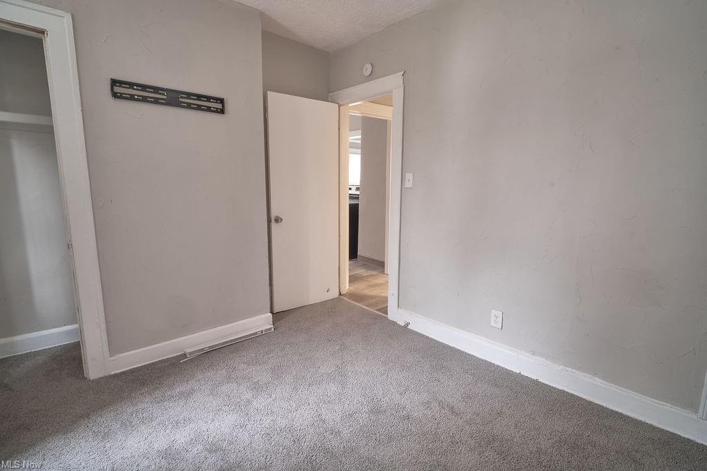 Building Photo - 3652 E 151st St