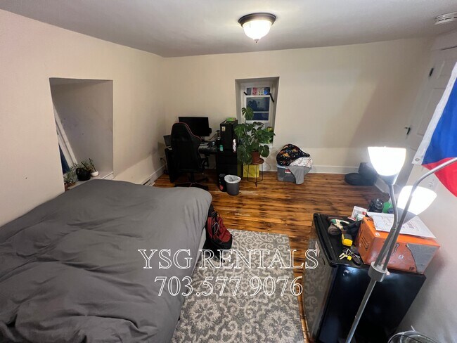 Building Photo - 25 Linwood St