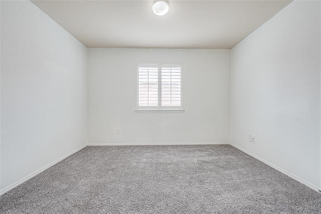 Building Photo - 2100 Pine Knoll Way