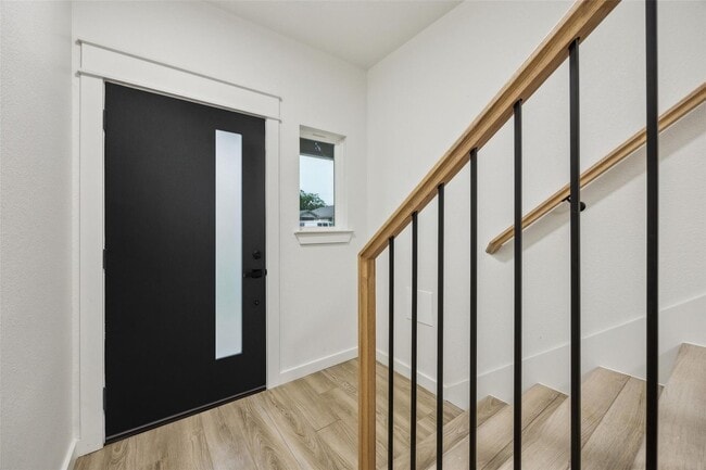 Building Photo - WOW! Modern & Brand-New Home in Samson Park!