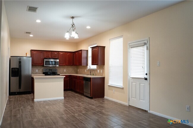 Building Photo - 711 Taurus Dr