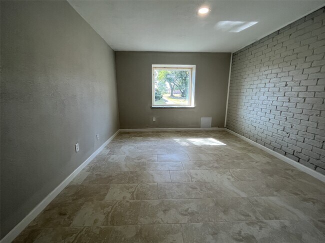 Building Photo - 12829 High Star Dr