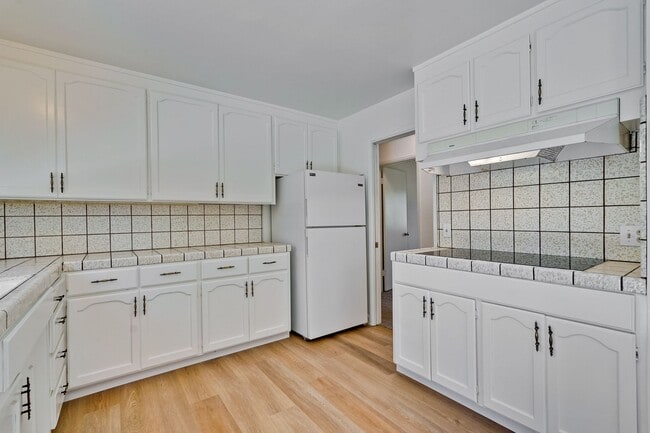 Building Photo - 3 Bedroom Gem near Santana Row.  Convenien...
