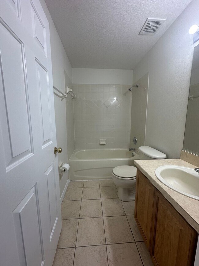 Building Photo - 214 Drawbridge Ln