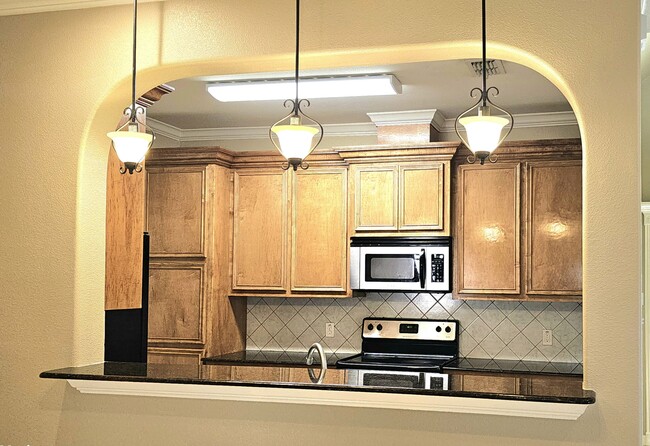 Building Photo - 6214 Manresa Dr