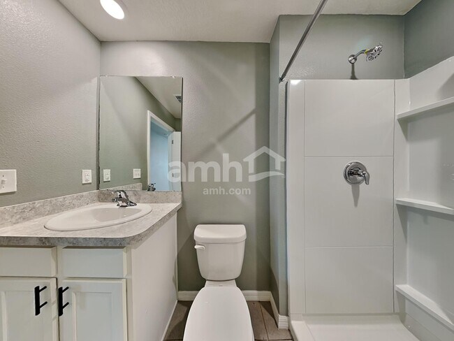 Building Photo - 10416 Flathead Dr