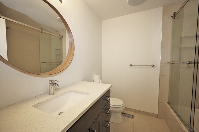 Building Photo - 48 Lambert Dr