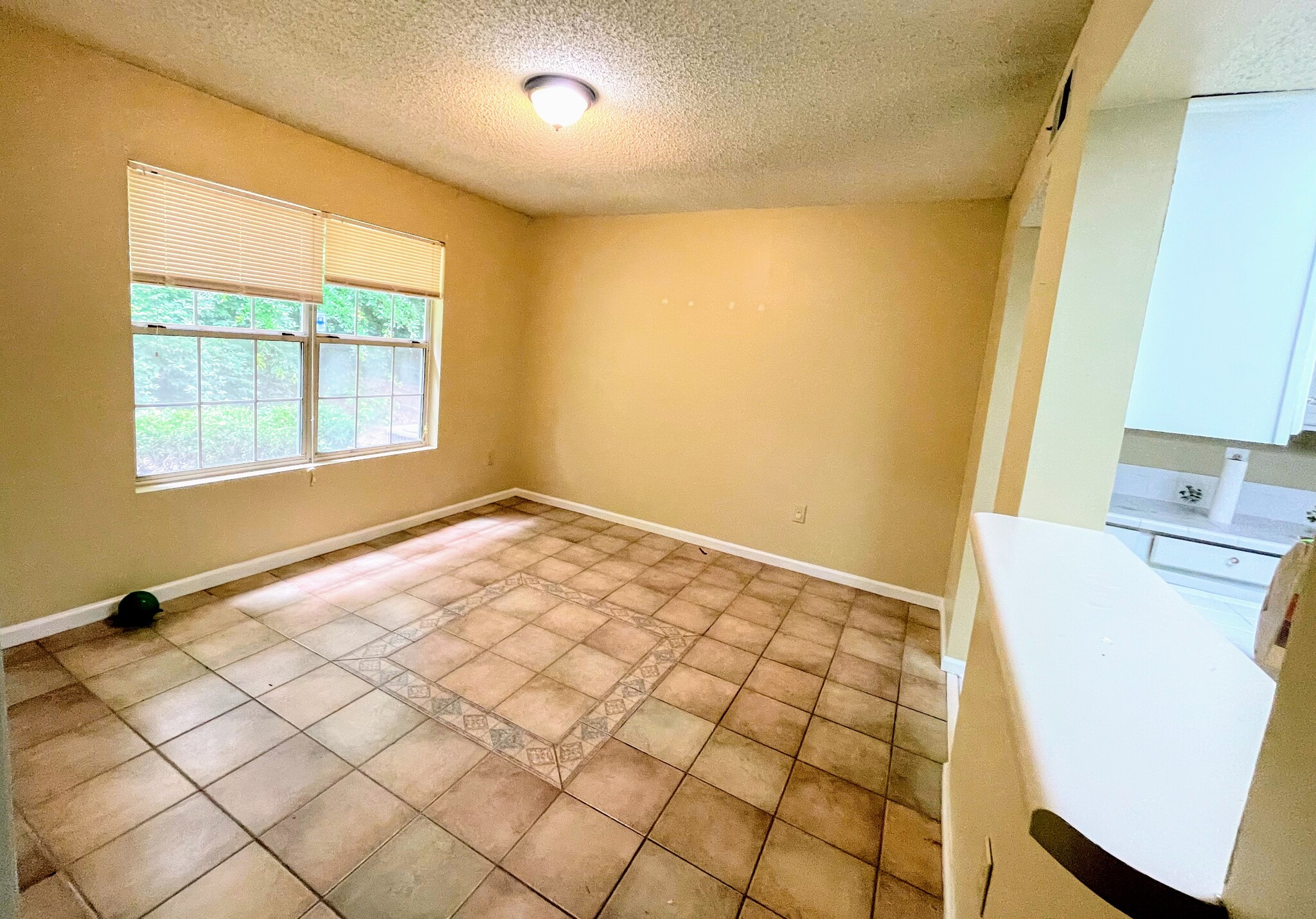 Dinning Area View 1 - 7011 Somerset Cir