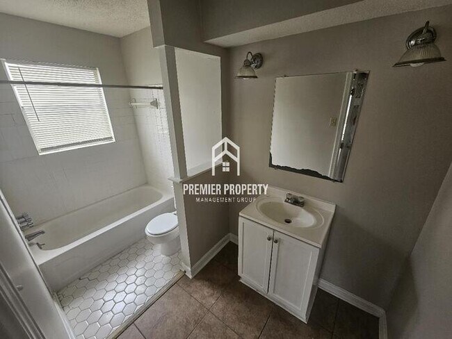 Building Photo - 6149 Raintree Dr