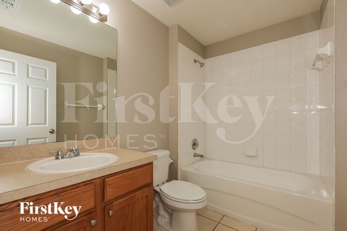 Building Photo - 1212 E 108th Ave