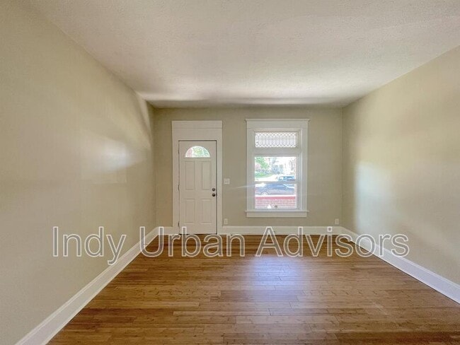 Building Photo - 1553 Barth Ave