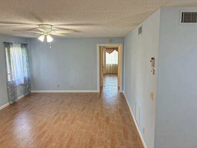 Building Photo - 339 Knotty Pine Cir