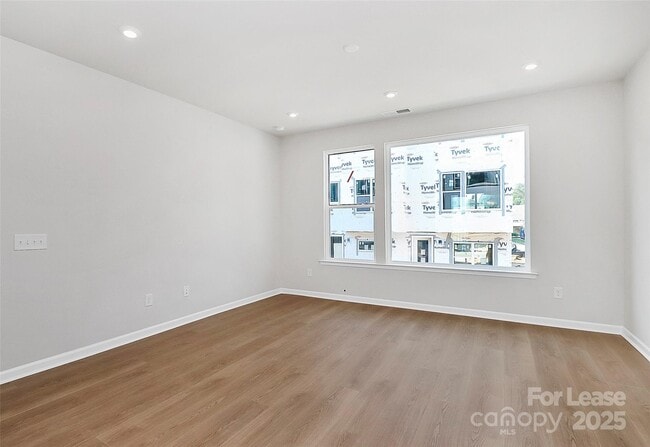 Building Photo - 5731 Castlerea Dr