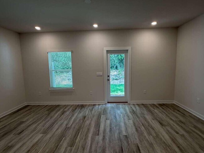 Building Photo - 47 S Main Deck Dr