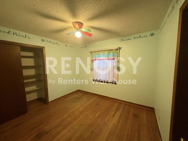 Building Photo - Great Location in South Arlington