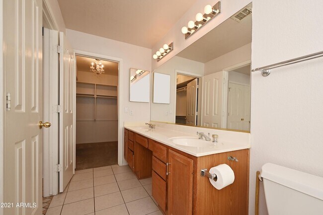 Building Photo - 5730 E Gelding Dr
