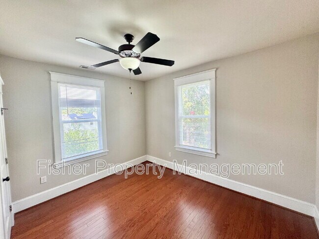 Building Photo - 411 W 26th St